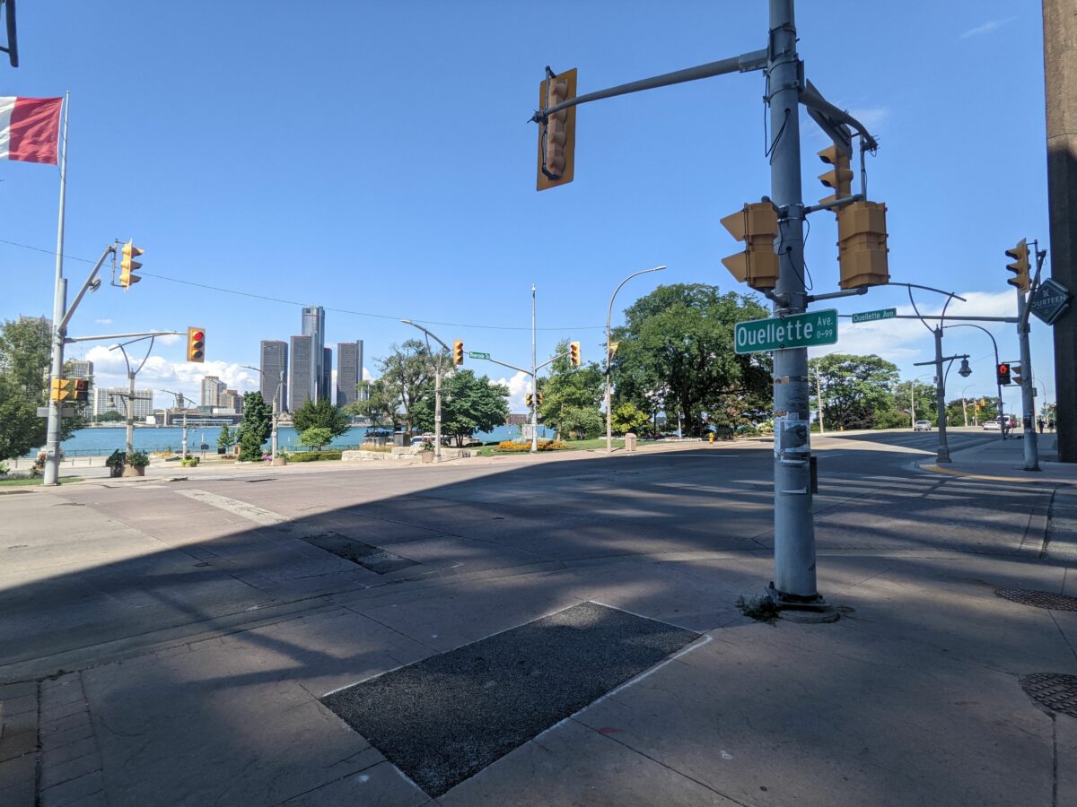 Riverside DRIVE isn’t for pedestrians, and it shows