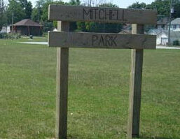 Councillor Agostino receives neighbourhood support for park monitors at core park