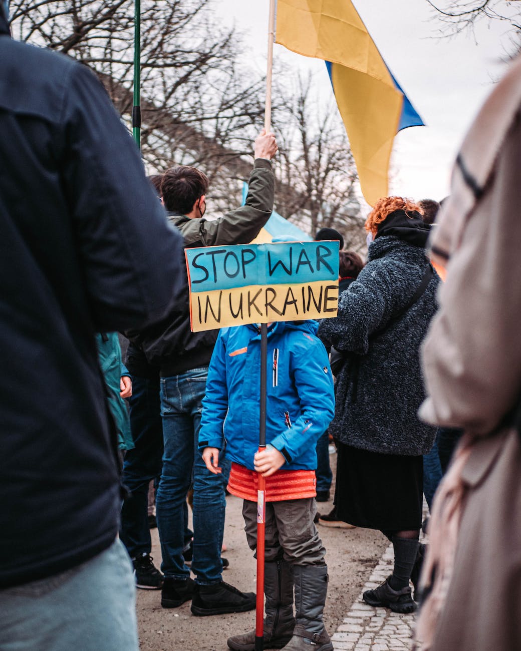 Child protesting Russia's War in Ukraine (Photo by Matti Karstedt)